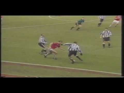 Faustino Asprilla debut con Newcastle United - Caño