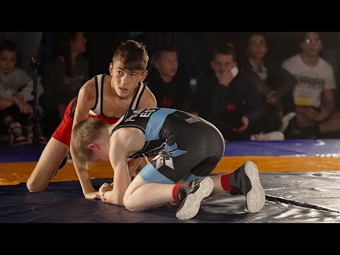 Friendly freestyle. 35kg S. Grünenfelder (RSA) vs A. Romu (EST). Tallinn open youth wrestling.