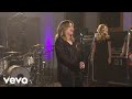 Kelly Clarkson - My Life Would Suck Without You (Walmart Soundcheck 2009)