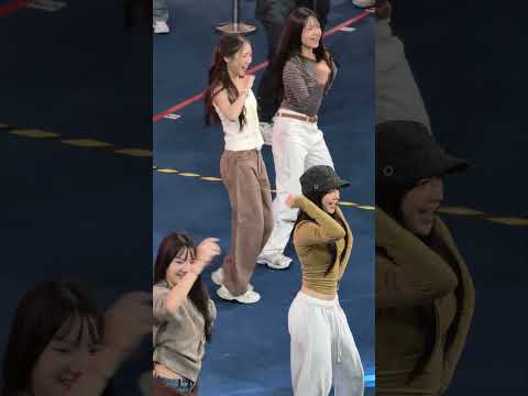 [🏫💌] GIVE ME FIVE! (Random focus) *Random Dance* BNK48 Busking & Random Dance @ParadisePark 20260117