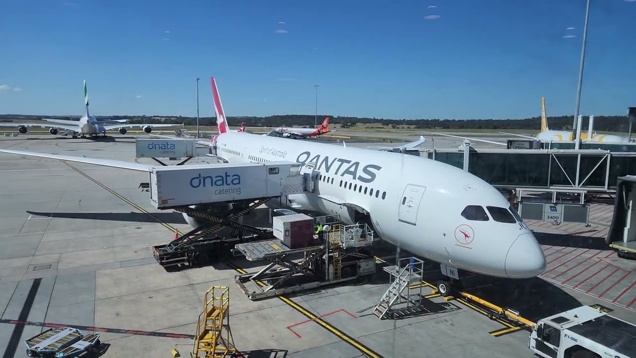 Qantas Airways Domestic Business Lounge thumbnail