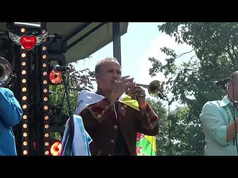 Mama's Pride 2022: WW band