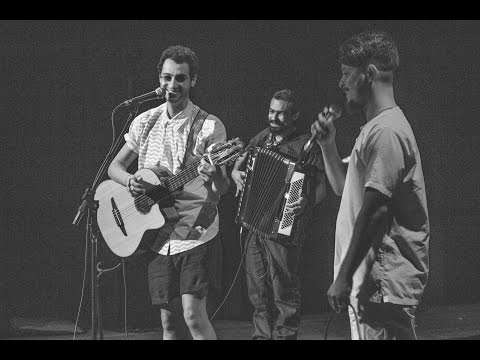 Leo Fressato+Valdi Jr+JonnezBezerra cantam "Não há nada mais lindo"