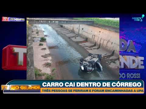 CARRO CAI DENTRO DE CÓRREGO EM ARAXÁ