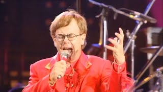 Elton John &amp; Queen HD - The Show Must Go On (live at Freddie Mercury Tribute Concert) | 1992