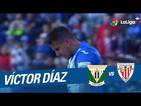 Cabezazo de Víctor Díaz que se marcha alto