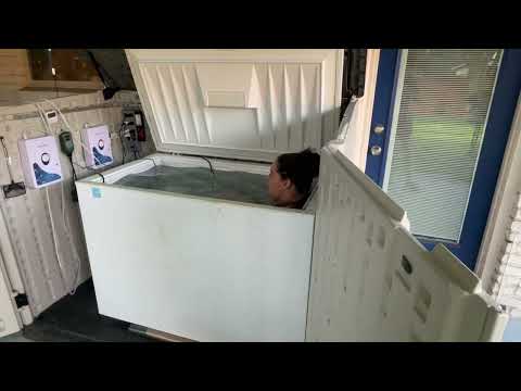 Jumping Into a DIY Chest Freezer Cold Plunge Full of Ice Water @ 38 Degrees #Recovery #Therapy 🥶🧊