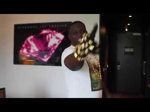 Welkom  Mony Hond Bordo - Aankomst In  Nederland  Live.