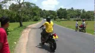 preview picture of video 'Bike Stunt in Padukka(1st DR-Z acction in padukka)'