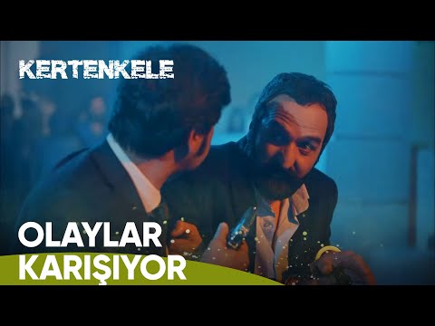 Zehra'nın gözü önünde silahlı saldırı! - Kertenkele 28. Bölüm