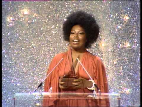 Roberta Flack Wins Soul/R&B Female Artist - AMA 1974