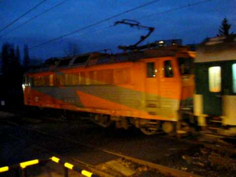 163 093-8 při odjezdu ze zastávky Proboštov