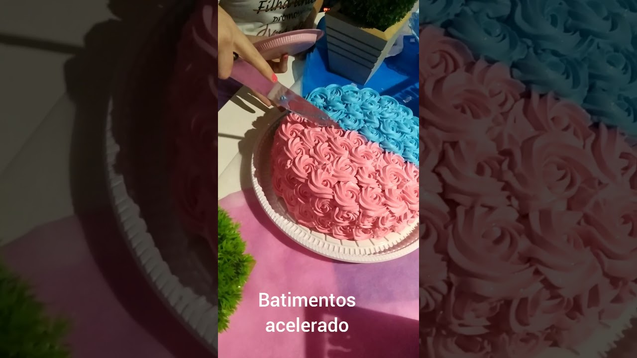 Chá revelação... Cortando bolo