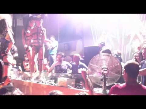 CARL COX   Plays "Rob Threezy - Chicago On acid"   @   TENAX   16-4-2011