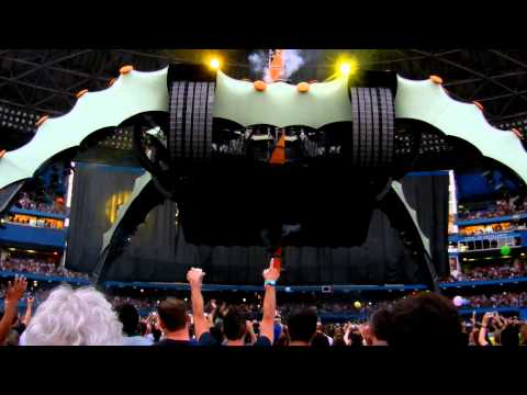 U2 Toronto 2011 Space Oddity Intro + Even Better Than The Real Thing