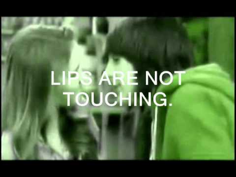 EMILY OSMENT AND MITCHEL MUSSO ARE RELATED. THEY NEVER KISSED.