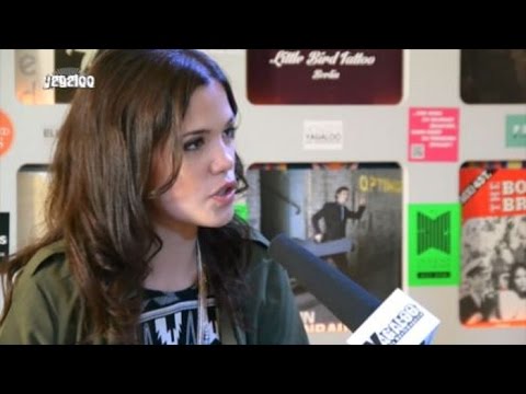 Clara Louise im Interview zu "Erde" bei yagaloo.TV
