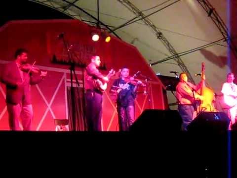 David Davis and the Warrior River Boys with Scott Cornelius - Dueling Banjos