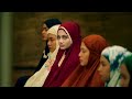 ابوها بيوديها لمدرسه داخليه وهناك صحابها بيكونوا سبب ف