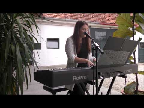 Maps/ Rehab/ Stand by me/ Next to me/ Hit the Road Jack