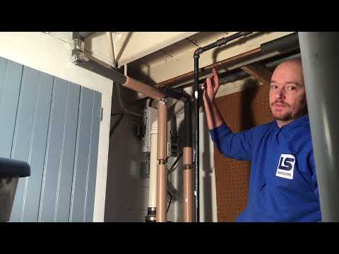 image-Can you bond gas and water pipes together?