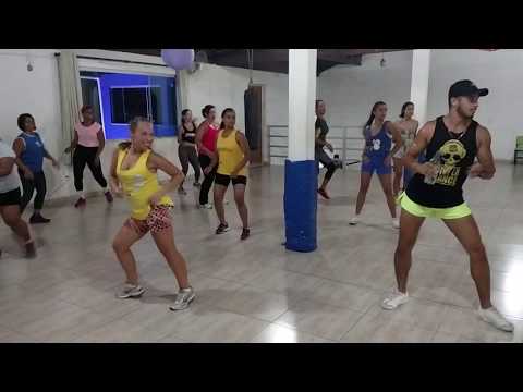 Aula de ritmos na Academia Pulos e Mergulhos