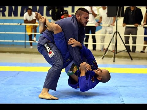 Alexandre da Rocha Santos x Wladmir Gouvea - Campeonato Brasileiro de Jiu-Jitsu 2014 CBJJ