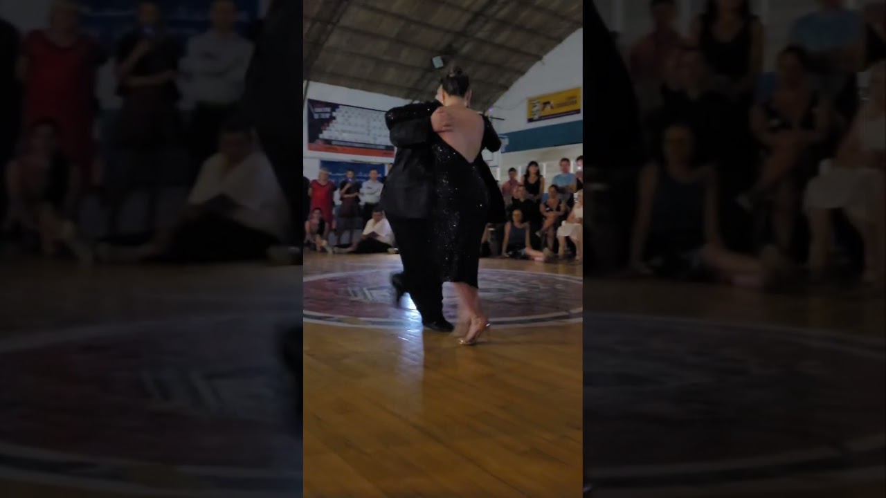 Elisa Sarrubbi y Aoniken Quiroga.