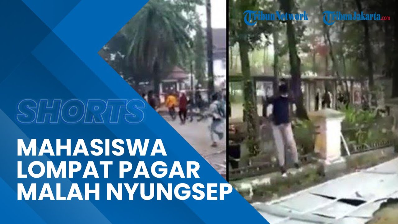 Ngintip mandi pintu biru