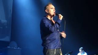 Morrissey- How Could Anybody Possibly Know How I Feel? @ Kings Theatre Brooklyn 9/24/16