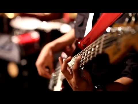 It's Love - Divine Connection (Aired on November 25, 2012 at VH1 India)