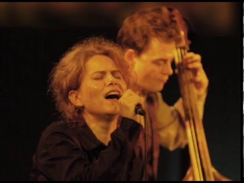 Maria Raducanu - A La Una Yo Nací (with lyrics)