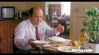 Download lagu Lino Banfi - 'Chi va ad aprire? Vado io' Film 'Occhio, malocchio, prezzemolo e finocchio'1983 comico mp3