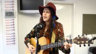 Bea Munro - World Of War (live at Phoenix FM)