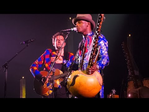 Matthieu Chedid (Lamomali) -  Je Dis Aime Live @ Salle Pleyel, Paris, 2017