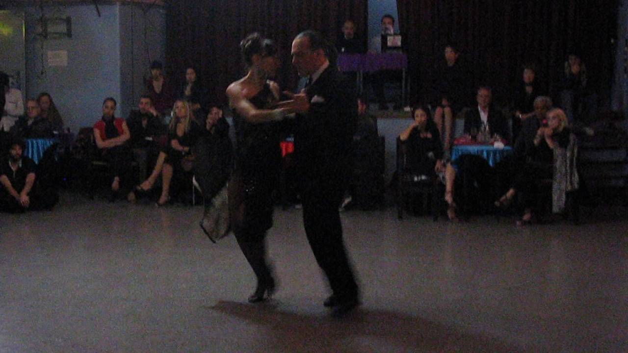 LORENA ERMOCIDA y PANCHO MARTINEZ PEY en Viva La Pepa Milonga (3/4)