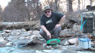preview picture of video 'Winter Gold Prospecting with RED'