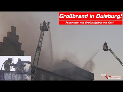 [DACHSTUHL IN FLAMMEN!] Großbrand in verlassenem Duisburger Krankenhaus! Teile des Dach eingestürzt!