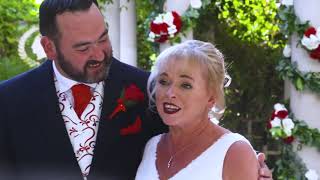 FULL VIDEO: Rod Stewart crashes couple&#39;s Las Vegas wedding