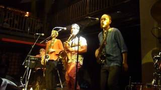 Souljazz Orchestra 03 Is Yeelyel (The Jazz Cafe Camden London 10/07/2016)