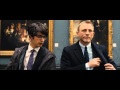 Skyfall James Bond Conoce A Q Y Este Le Entrega Sus Armas