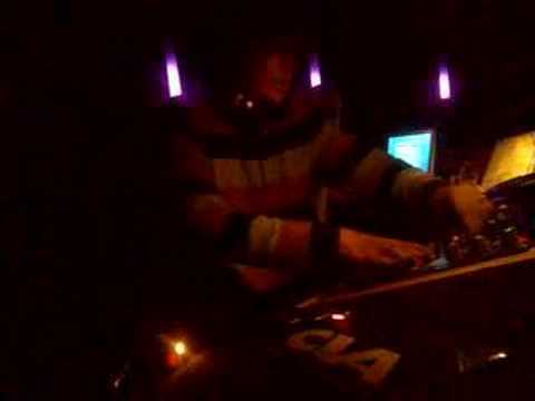 Iain Taylor @ Sankeys. REJEKT Launch Party 13/10/2006