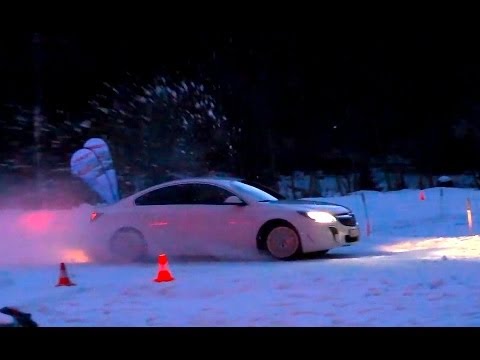 Opel Insignia OPC snow drifts at night Vauxhall Insignia - Autogefühl