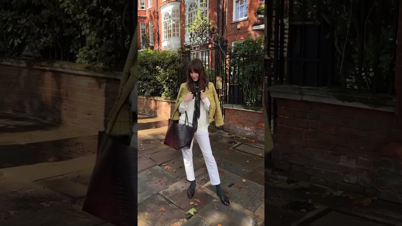 Turning our walk to the office into a little day date 🍁☕️