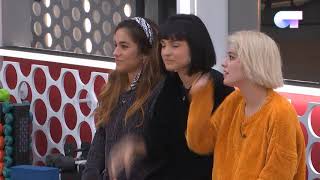 ALBA, JULIA y NATALIA esperan a VICKY | OT 2018