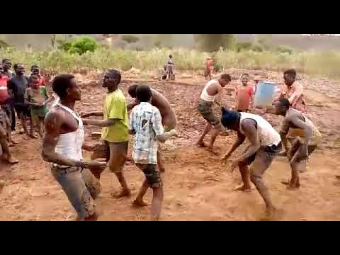 Chris Ndonye Christmas Wasikuku song Challenge..Mikatiko ya Sikukuuuuu