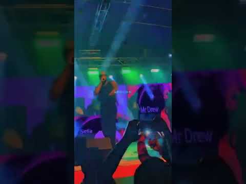 Mr. drew performance at the KNUST Vodafone turn up party.