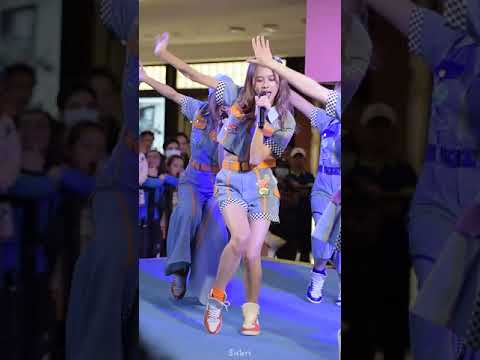 [FanCam] JABAJA - BNK48 (Namneung Focus) @ Central Plaza Bangna.