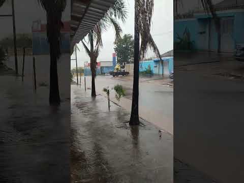 Hoje em Luziânia, Goiás e arredores houve muita chuva .