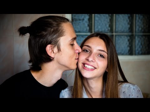 download lagu mp3 mp4 Laura Grape, download lagu Laura Grape gratis, unduh video klip Laura Grape